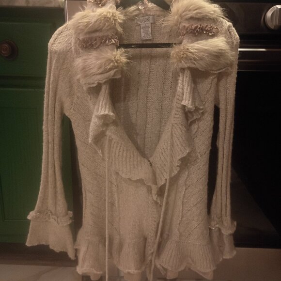 Sweater - Picture 1 of 4